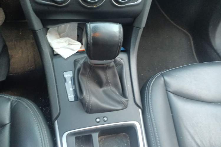 Used Citroen C4L 2016 1.2T Automatic Elite Model Gear Lever