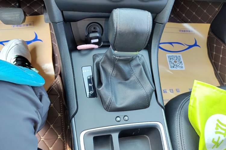 Used Citroen C4L 2016 1.2T Automatic Elite Model Gear Lever