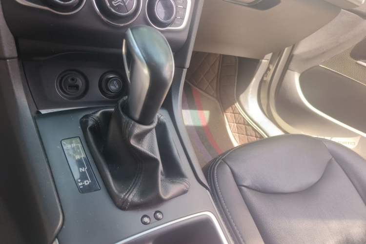 Used Citroen C4L 2016 1.6T Automatic Elite Model Gear Lever