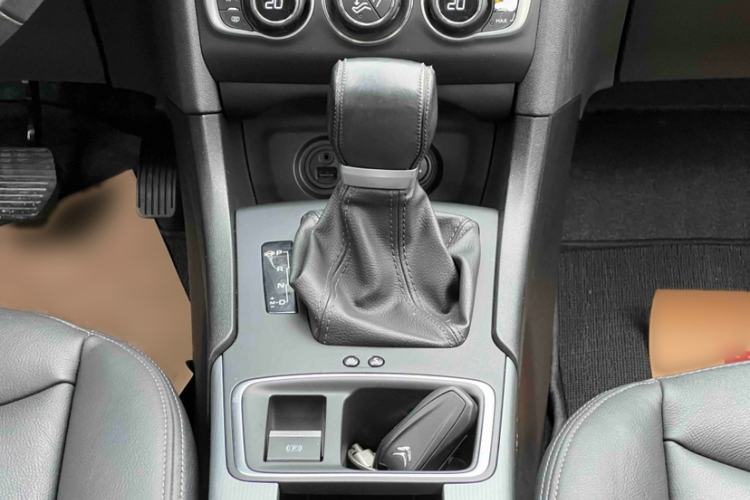 Used Citroen C4L 2016 1.2T Automatic Elite Model Gear Lever