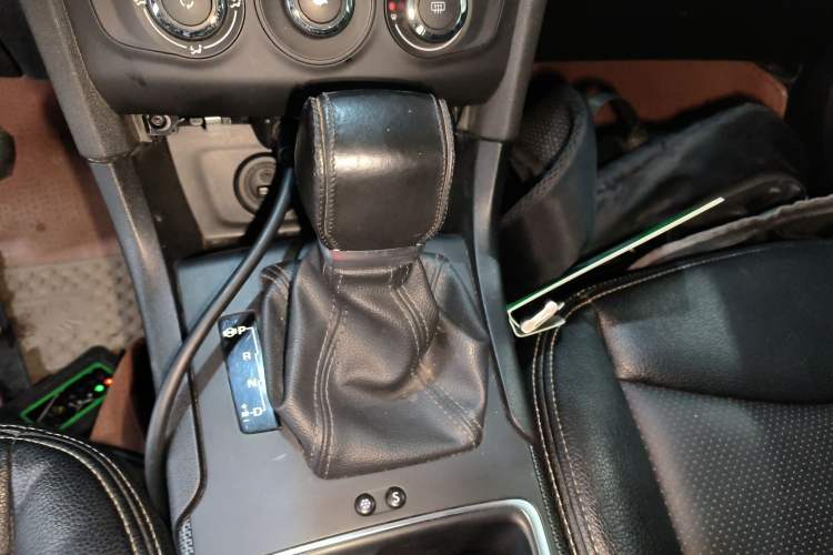 Used Citroen C4L 2016 1.2T Automatic Leading Model Gear Lever