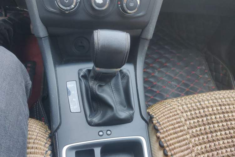 Used Citroen C4L 2016 1.2T Automatic Leading Model Gear Lever