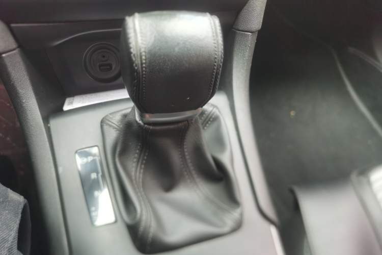 Used Citroen C4L 2016 1.6T Automatic Elite Model Gear Lever