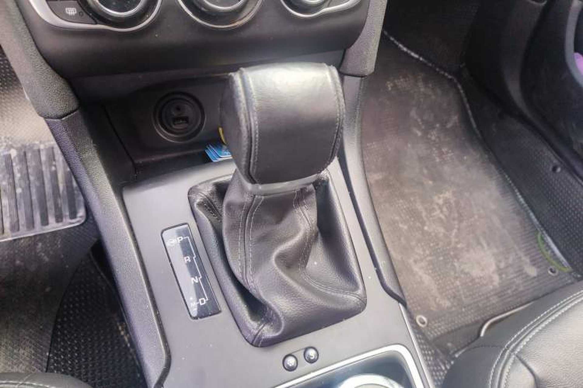 Used Citroen C4L 2016 1.2T Automatic Elite Model Gear Lever