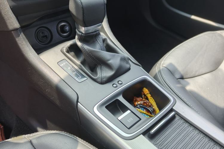 Used Citroen C4L 2016 1.6T Automatic Elite Model Gear Lever