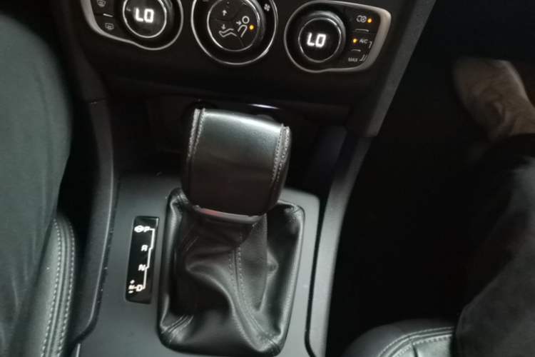 Used Citroen C4L 2016 1.2T Automatic Elite Model Gear Lever