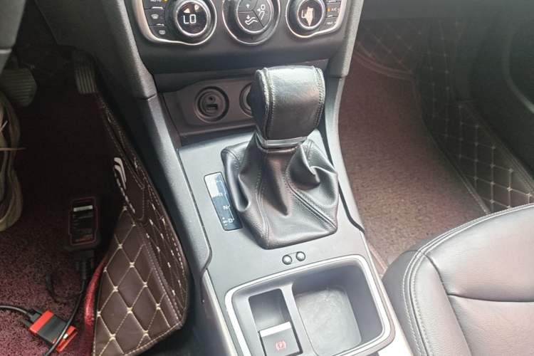 Used Citroen C4L 2016 1.6T Automatic Elite Model Gear Lever