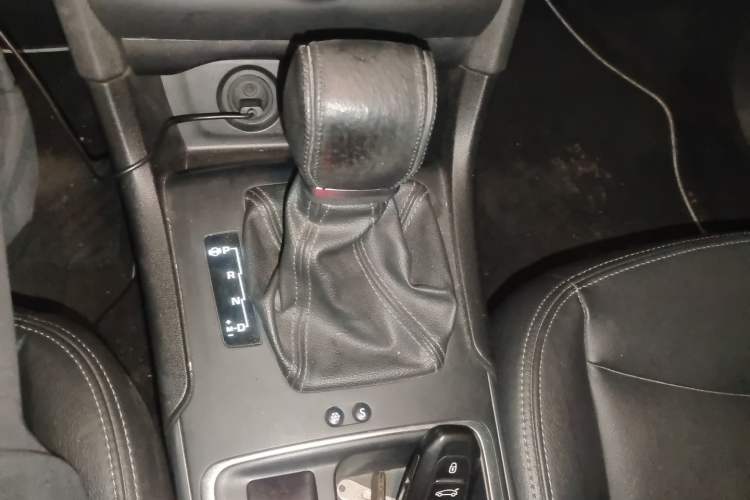 Used Citroen C4L 2016 1.2T Automatic Elite Model Gear Lever