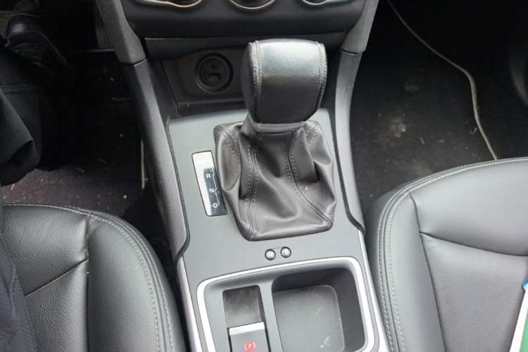 Used Citroen C4L 2016 1.6T Automatic Elite Model Gear Lever
