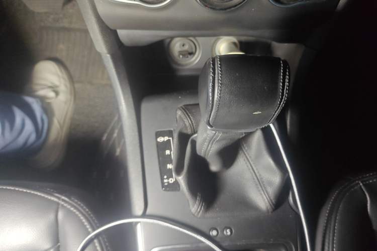 Used Citroen C4L 2016 1.6T Automatic Elite Model Gear Lever