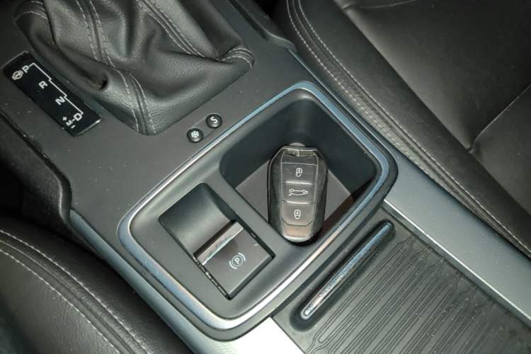 Used Citroen C4L 2016 1.2T Automatic Elite Model Interior 1