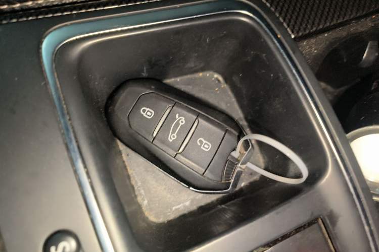 Used Citroen C4L 2016 1.2T Automatic Leading Model Interior 1