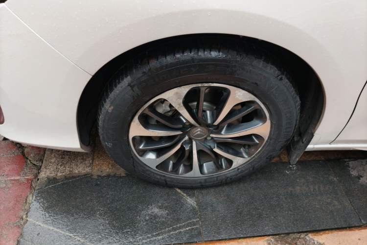 Used Citroen C4L 2016 1.2T Automatic Leading Model Left Front Wheel Hub