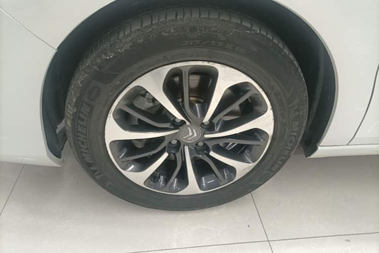 Used Citroen C4L 2016 1.2T Automatic Elite Model Left Front Wheel Hub