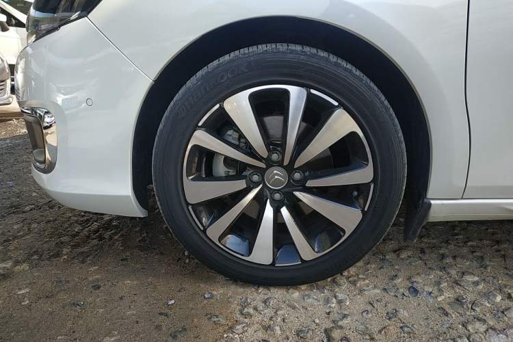 Used Citroen C4L 2016 1.6T Automatic Elite Model Left Front Wheel Hub