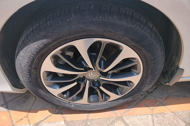 Used Citroen C4L 2016 1.2T Automatic Elite Model Left Front Wheel Hub