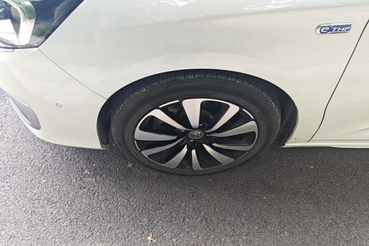 Used Citroen C4L 2016 1.6T Automatic Elite Model Left Front Wheel Hub