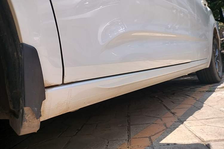 Used Citroen C4L 2016 1.2T Automatic Elite Model Left Side Sill