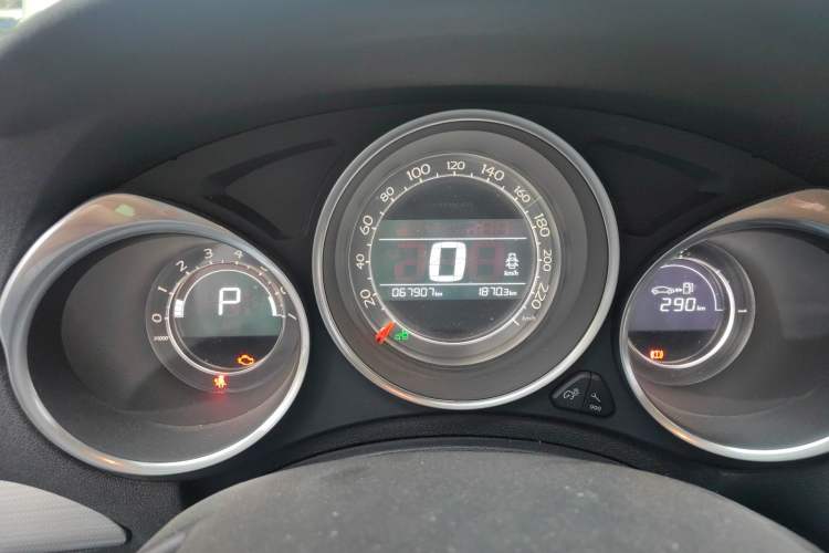 Used Citroen C4L 2016 1.6T Automatic Elite Model Odometer Close Up