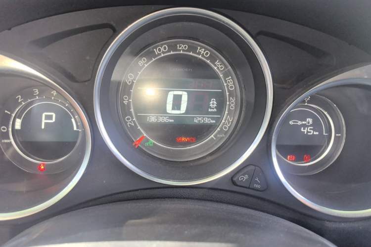 Used Citroen C4L 2016 1.2T Automatic Leading Model Odometer Close Up