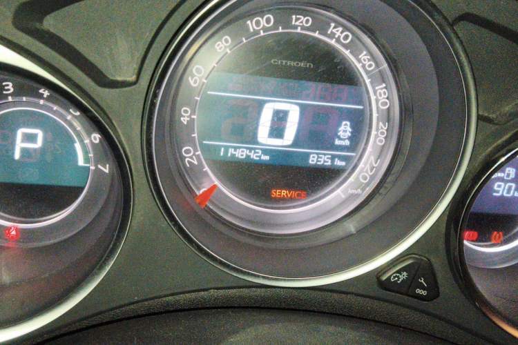 Used Citroen C4L 2016 1.6T Automatic Elite Model Odometer Close Up