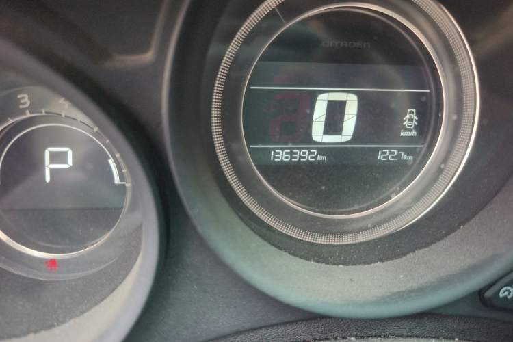 Used Citroen C4L 2016 1.2T Automatic Leading Model Odometer Close Up