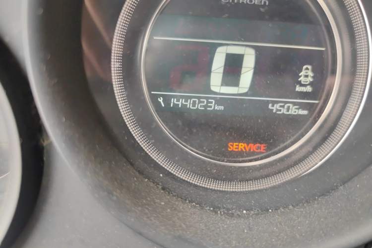 Used Citroen C4L 2016 1.2T Automatic Leading Model Odometer Close Up