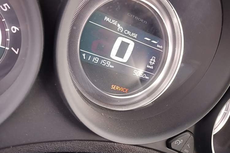 Used Citroen C4L 2016 1.6T Automatic Leading Model Odometer Close Up