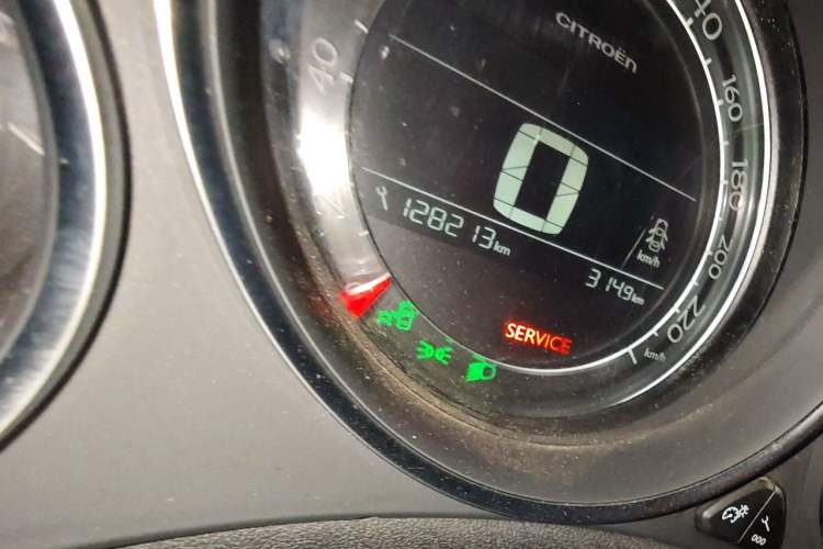 Used Citroen C4L 2016 1.2T Automatic Elite Model Odometer Close Up