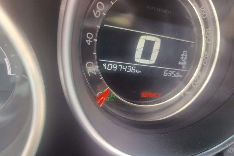 Used Citroen C4L 2016 1.6T Automatic Elite Model Odometer Close Up