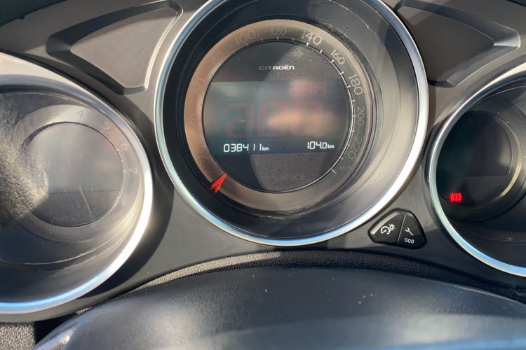 Used Citroen C4L 2016 1.6T Automatic Elite Model Odometer Close Up