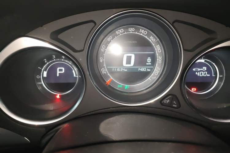 Used Citroen C4L 2016 1.6T Automatic Elite Model Odometer Close Up