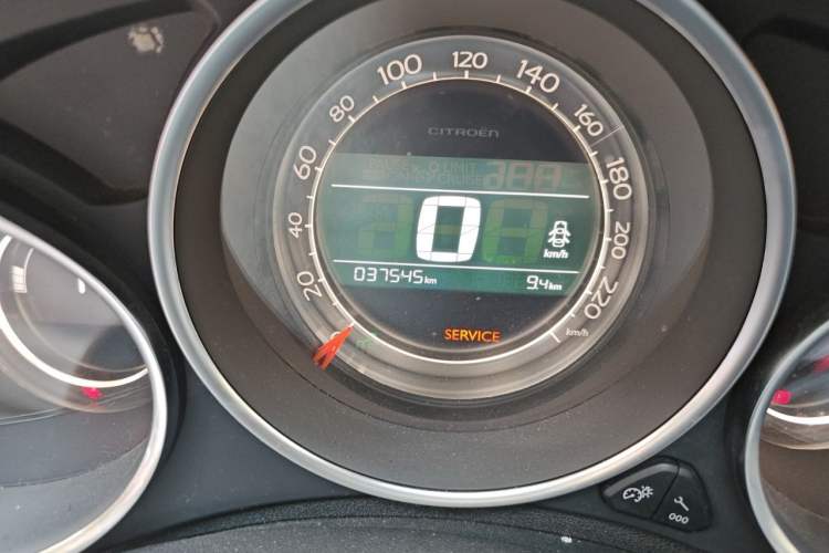 Used Citroen C4L 2016 1.2T Automatic Elite Model Odometer Close Up