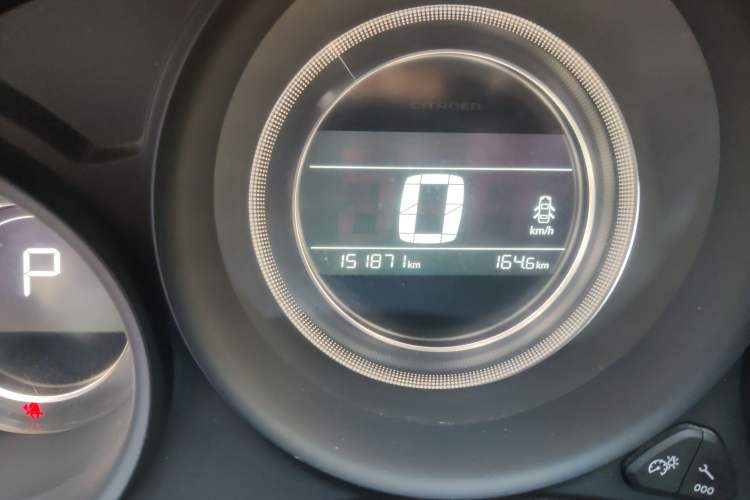 Used Citroen C4L 2016 1.2T Automatic Leading Model Odometer Close Up