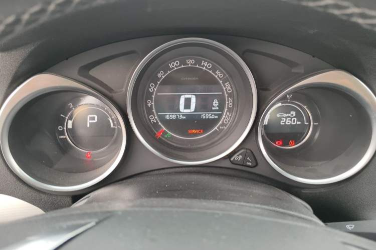 Used Citroen C4L 2016 1.6T Automatic Elite Model Odometer Close Up