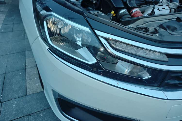 Used Citroen C4L 2016 1.6T Automatic Leading Model Right Front Headlight