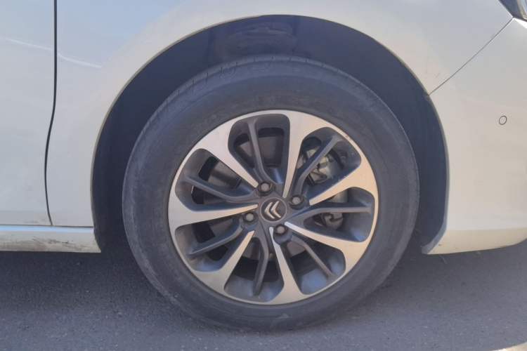 Used Citroen C4L 2016 1.2T Automatic Leading Model Right Front Wheel Hub