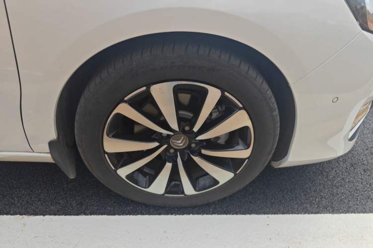 Used Citroen C4L 2016 1.6T Automatic Elite Model Right Front Wheel Hub