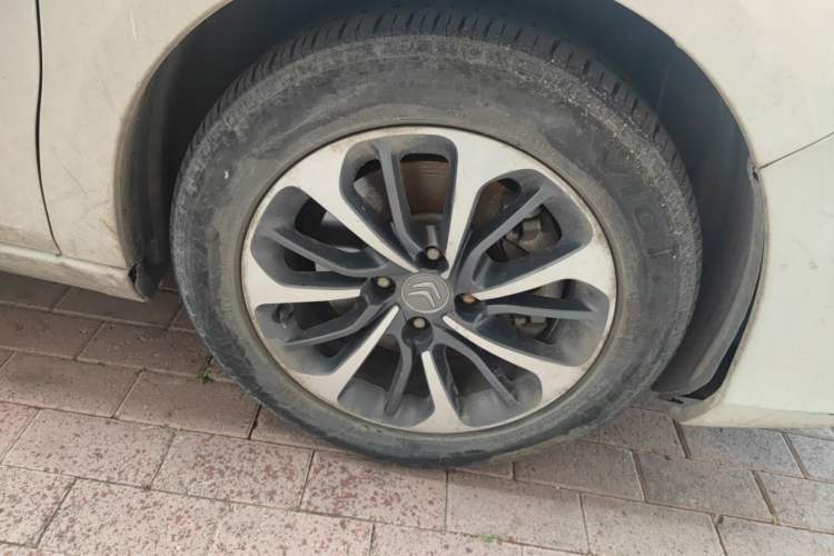 Used Citroen C4L 2016 1.2T Automatic Leading Model Right Front Wheel Hub