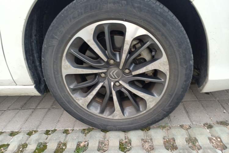Used Citroen C4L 2016 1.2T Automatic Elite Model Right Front Wheel Hub