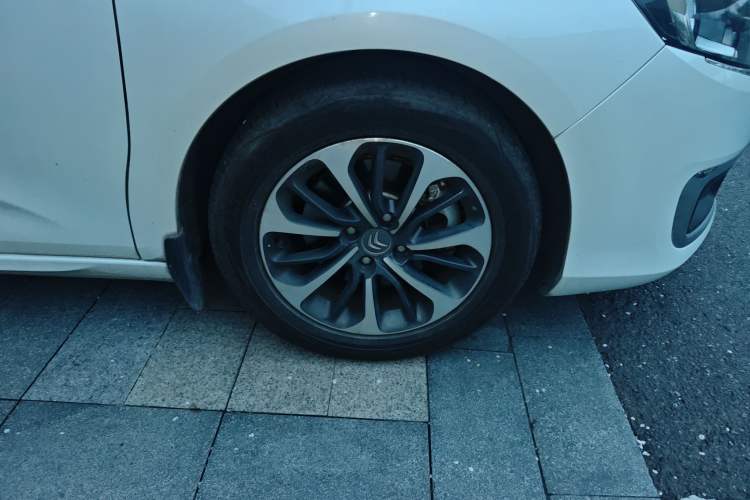Used Citroen C4L 2016 1.6T Automatic Leading Model Right Front Wheel Hub
