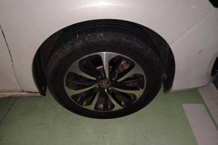 Used Citroen C4L 2016 1.2T Automatic Elite Model Right Front Wheel Hub