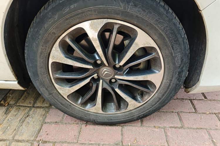 Used Citroen C4L 2016 1.2T Automatic Elite Model Right Front Wheel Hub