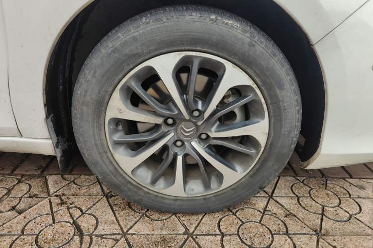 Used Citroen C4L 2016 1.2T Automatic Elite Model Right Front Wheel Hub