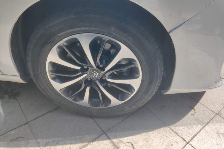 Used Citroen C4L 2016 1.2T Automatic Leading Model Right Front Wheel Hub