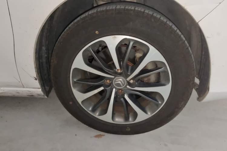 Used Citroen C4L 2016 1.2T Automatic Elite Model Right Front Wheel Hub