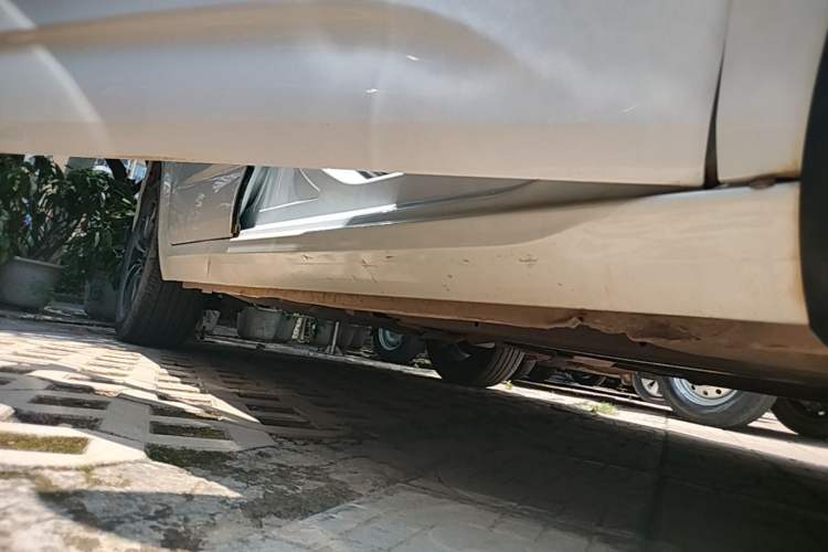 Used Citroen C4L 2016 1.2T Automatic Elite Model Right Side Sill