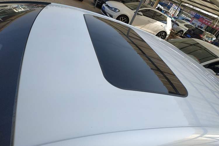Used Citroen C4L 2016 1.6T Automatic Elite Model Roof