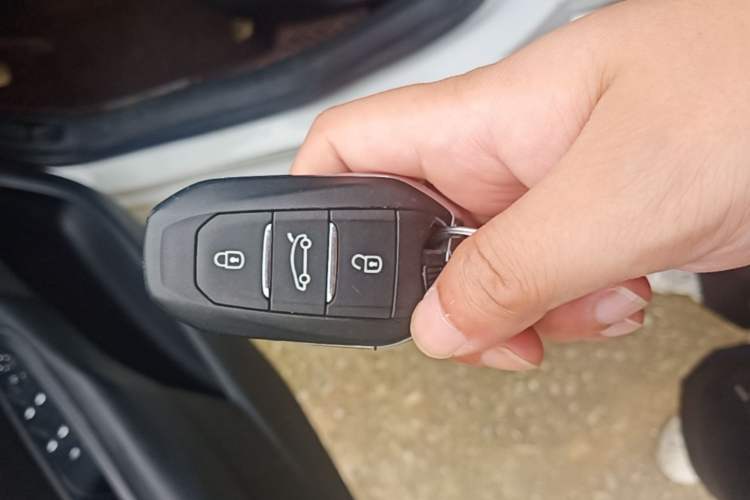 Used Citroen C4L 2016 1.6T Automatic Elite Model Vehicle Key