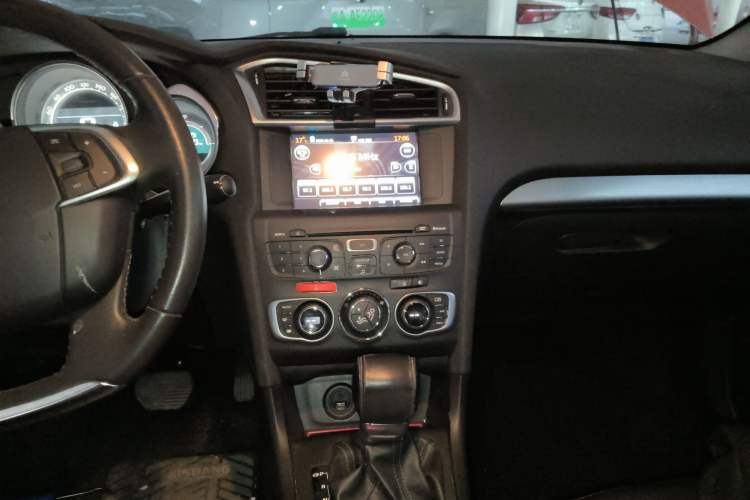 Used Citroen C4L 2016 1.6T Automatic Elite Model Audio And AC Panel